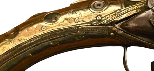 OTTOMAN MIQUELET RAT TAILED BELT PISTOL EARLY 19TH CENTURY BALKAN EMBOSSED BRASS CLAD PIRATE PISTOL CIRCA 1805 - ADDITIONAL PHOTO 5