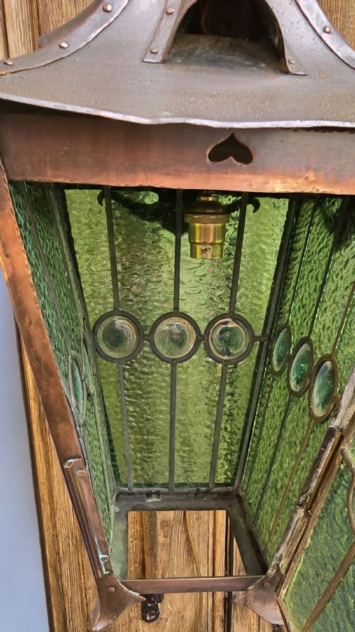 ARTS CRAFTS STAINED GLASS HANGING LANTERN HAND CRAFTED IN BRONZE ENGLISH CIRCA 1900 ELECTRIFIED WITH THE ORIGINAL STAINED LEADED GLASS WITH ORIGINAL FINISH - ADDITIONAL PHOTO 11