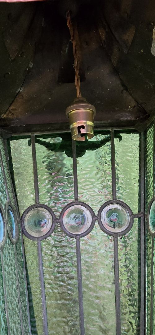 ARTS CRAFTS STAINED GLASS HANGING LANTERN HAND CRAFTED IN BRONZE ENGLISH CIRCA 1900 ELECTRIFIED WITH THE ORIGINAL STAINED LEADED GLASS WITH ORIGINAL FINISH - ADDITIONAL PHOTO 12