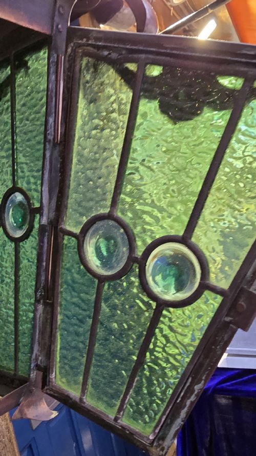 ARTS CRAFTS STAINED GLASS HANGING LANTERN HAND CRAFTED IN BRONZE ENGLISH CIRCA 1900 ELECTRIFIED WITH THE ORIGINAL STAINED LEADED GLASS WITH ORIGINAL FINISH - ADDITIONAL PHOTO 13