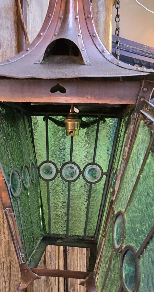 ARTS CRAFTS STAINED GLASS HANGING LANTERN HAND CRAFTED IN BRONZE ENGLISH CIRCA 1900 ELECTRIFIED WITH THE ORIGINAL STAINED LEADED GLASS WITH ORIGINAL FINISH - ADDITIONAL PHOTO 14