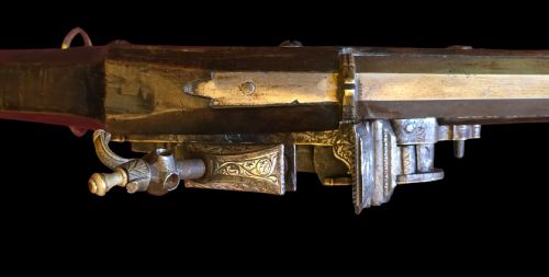 A NORTH AFRICAN OTTOMAN TOELOCK MUSKET ALGERIA LATE 18TH TO EARLY 19TH CENTURY 22BORE A STRIKING EXAMPLE OF AN ALGERIAN TOELOCK LONG GUN REPRESENTATIVE OF NORTH AFRICAN OTTOMAN CRAFTSMANSHIP - ADDITIONAL PHOTO 3