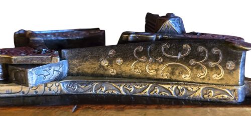 A NORTH AFRICAN OTTOMAN TOELOCK MUSKET ALGERIA LATE 18TH TO EARLY 19TH CENTURY 22BORE A STRIKING EXAMPLE OF AN ALGERIAN TOELOCK LONG GUN REPRESENTATIVE OF NORTH AFRICAN OTTOMAN CRAFTSMANSHIP - ADDITIONAL PHOTO 21