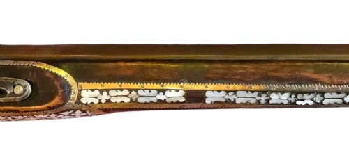 FINE INDO MUSLIM FLINTLOCK MUSKETJEZAIL EXTENSIVELY DECORATED WITH INSET BRASS AND MOTHEROFPEARL INLAY COMPLETE WITH AFGHAN STOCK C17801820 - ADDITIONAL PHOTO 6