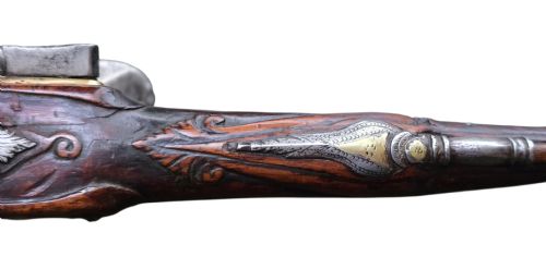FINE GERMAN 18TH C FLINTLOCK HOLSTER PISTOL BY HOFMANN C1750 WITH AN ORNATELY CARVED WALNUT STOCK BRASS LOCKPLATE - ADDITIONAL PHOTO 3