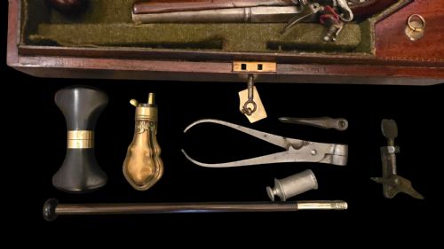 CASED PAIR OF MORTIMER FLINTLOCK DUELLING PISTOLS BY HW MORTIMER SON LONDON CIRCA 1800 - ADDITIONAL PHOTO 1