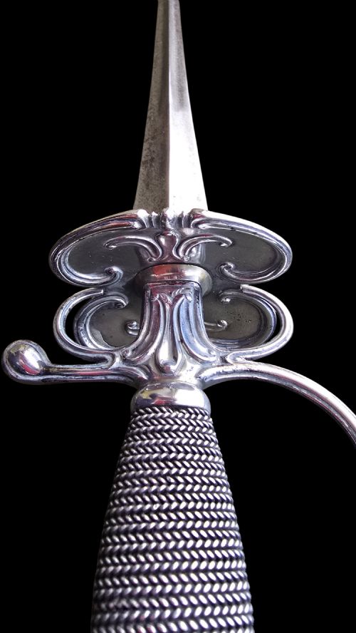 18TH CENTURY CONTINENTAL SILVERHILTED SMALLSWORD LATER PERIOD CONVERSION TO A SHORT SWORDDAGGER FRANCE OR FRANCOITALIAN ORIGINALLY CIRCA 17501775 PERIOD CONVERSION CIRCA 17901820 - ADDITIONAL PHOTO 1