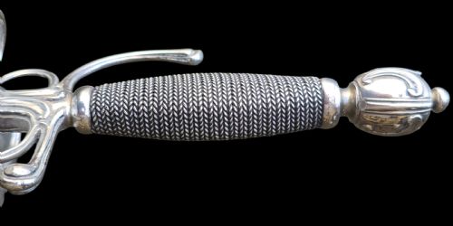 18TH CENTURY CONTINENTAL SILVERHILTED SMALLSWORD LATER PERIOD CONVERSION TO A SHORT SWORDDAGGER FRANCE OR FRANCOITALIAN ORIGINALLY CIRCA 17501775 PERIOD CONVERSION CIRCA 17901820 - ADDITIONAL PHOTO 8