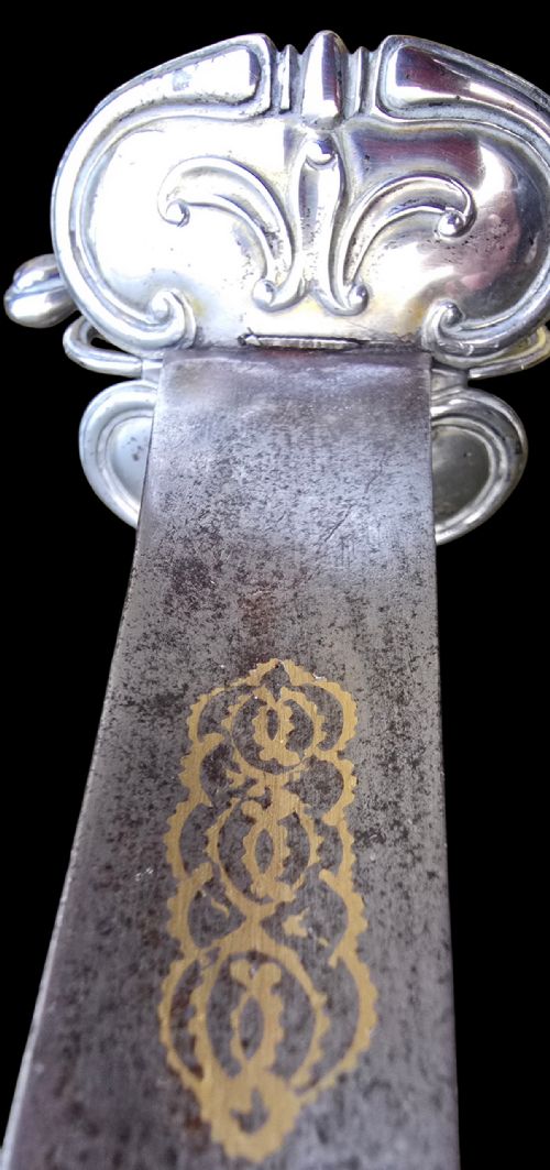 18TH CENTURY CONTINENTAL SILVERHILTED SMALLSWORD LATER PERIOD CONVERSION TO A SHORT SWORDDAGGER FRANCE OR FRANCOITALIAN ORIGINALLY CIRCA 17501775 PERIOD CONVERSION CIRCA 17901820 - ADDITIONAL PHOTO 14