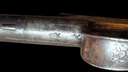 ENGLISH FLINTLOCK POCKET PISTOL JAMES BARBER LONDON SILVER WIRE INLAID CIRCA 17601780 IN THE QUEEN ANNE STYLE WITH CANON BARREL - ADDITIONAL PHOTO 18