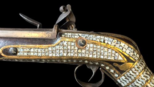 INDOPERSIAN FLINTLOCK MUSKET WITH MOTHEROFPEARL BRASS INLAY LATE 18TH CENTURY - ADDITIONAL PHOTO 2