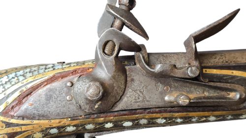 INDOPERSIAN FLINTLOCK MUSKET WITH MOTHEROFPEARL BRASS INLAY LATE 18TH CENTURY - ADDITIONAL PHOTO 8