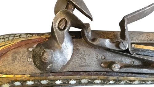 INDOPERSIAN FLINTLOCK MUSKET WITH MOTHEROFPEARL BRASS INLAY LATE 18TH CENTURY - ADDITIONAL PHOTO 20