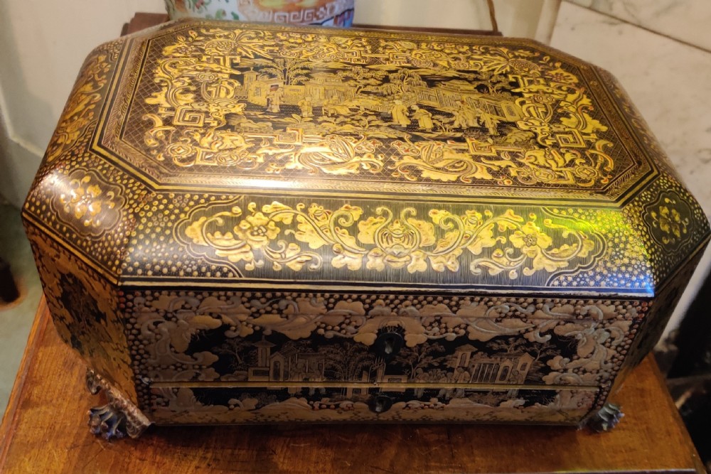 REGENCY LACQUERED CHINOISERIE SEWING Box, from the Qing Dynasty. Circa 1825.  View II