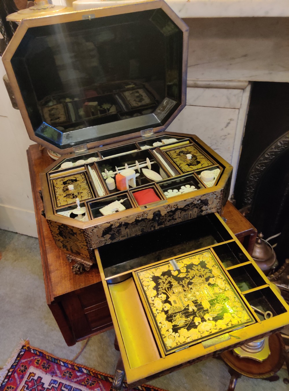 REGENCY LACQUERED CHINOISERIE SEWING Box, from the Qing Dynasty. Circa 1825.  View VI