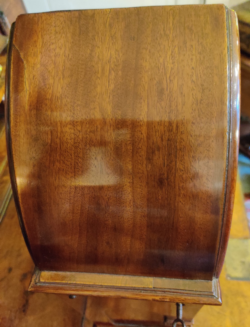 Georgian Lancet Top, Mahogany and brass inlaid striking, 8 day Bracket Clock.
Circa 1810. View XI