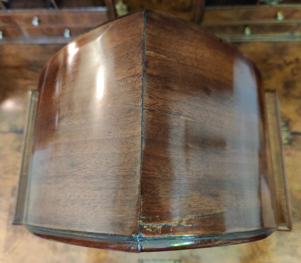 Georgian Lancet Top, Mahogany and brass inlaid striking, 8 day Bracket Clock.
Circa 1810. View XII