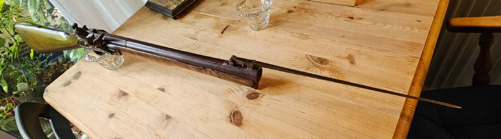 Flintlock Blunderbuss fitted with a folding bayonet circa 1780. View XVII