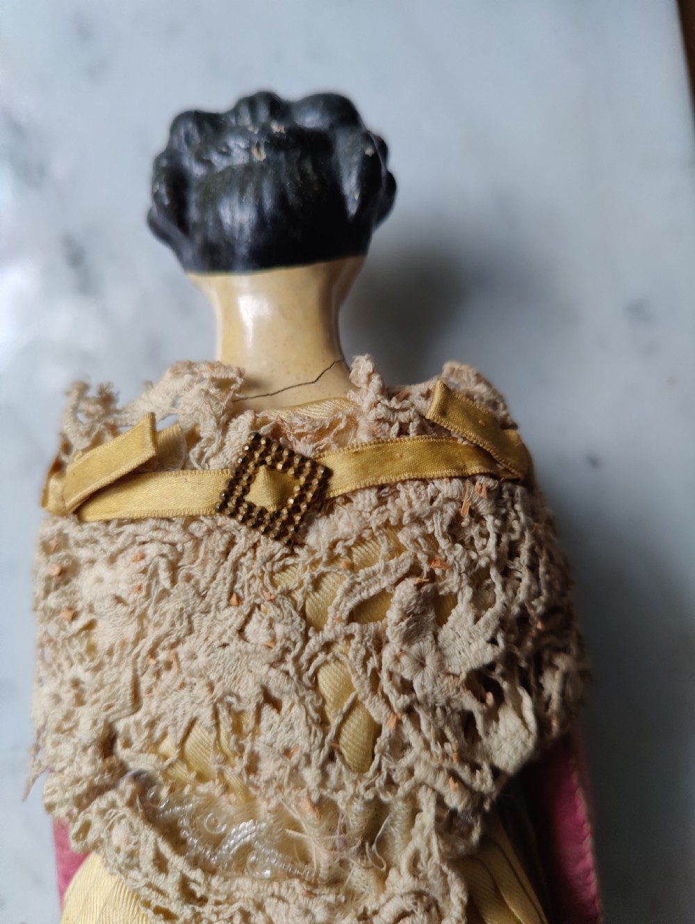 Beautiful Georgian papier mache doll
Measures 30.5cm tall.
The doll is in excellent condition with original costume and bonnet. 
Beautiful face with no cracking or fading.
Perfect body and limbs View IX