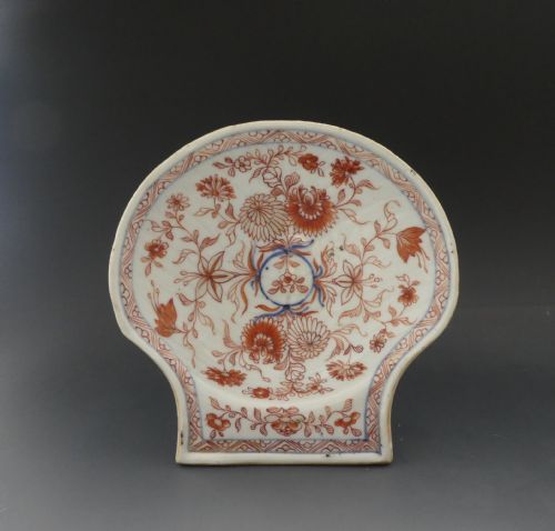 Chinese ‘Imari’ Porcelain Shell Dish, C. 1720. Kangxi Period.