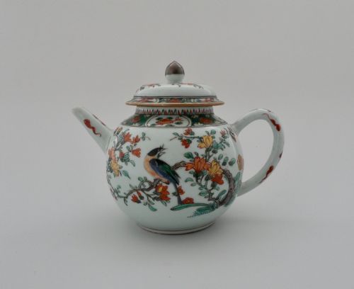 Chinese Famille Verte Teapot, C. 1700. Kangxi Period.