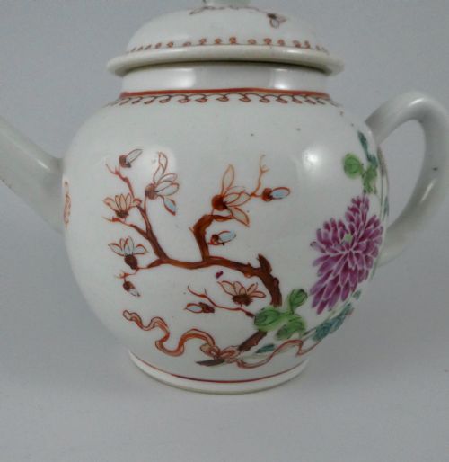 Chinese Porcelain Teapot. Famille Rose. C. 1760. Qianlong Period.