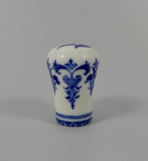 St Cloud Porcelain Cane Handle, C. 1730.