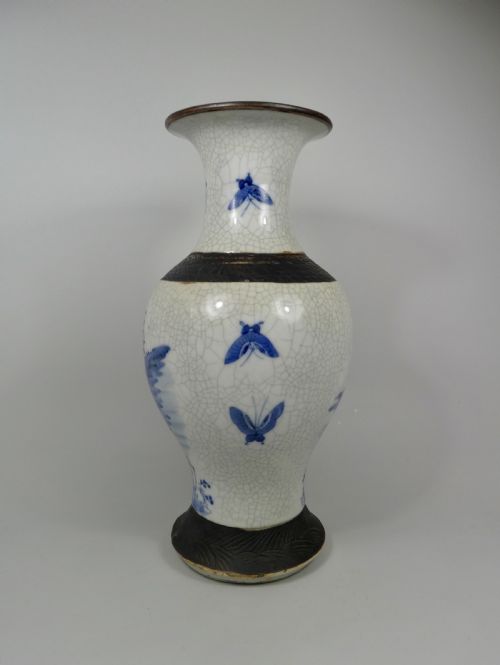 CHINESE PORCELAIN CRACKLE GLAZE VASE C 1890 - ADDITIONAL PHOTO 4