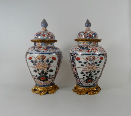 Pair Japanese Imari Porcelain Vases & Covers, C. 1690. Genroku Period.