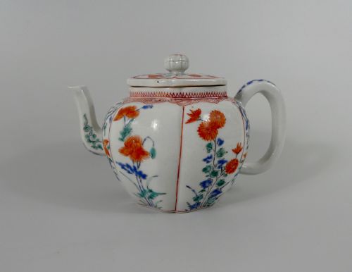 Kakiemon Porcelain Teapot & Cover, C. 1680. Edo Period.