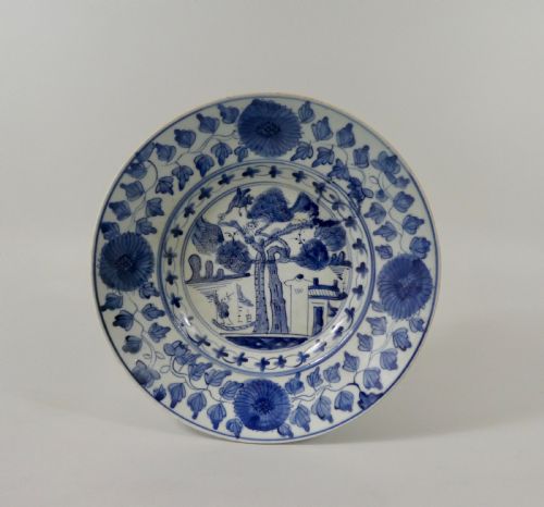 Chinese ‘Swatow’ Porcelain Dish, C. 1600. Ming Dynasty.