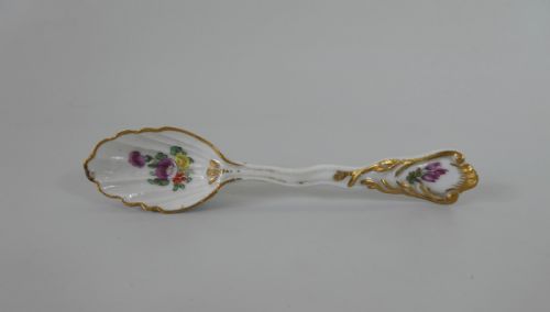 fig 1. Bristol porcelain cup, saucer & spoon, c. 1775. Ludlow Service.