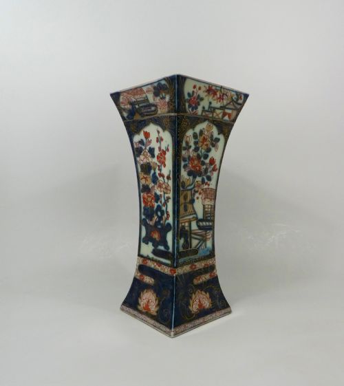 fig 1. Pair French ‘Edo Imari’ porcelain vases, c. 1860.