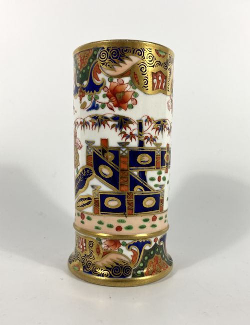 fig 1. Spode porcelain ‘Imari’ spill vase, c. 1810.