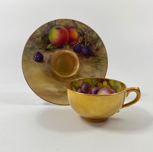 Royal Worcester Fruit Cup & Saucer, Dated 1918.