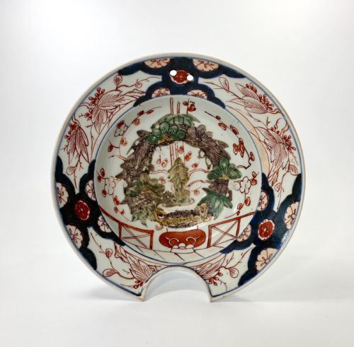 Japanese Imari Barbers Bowl, C. 1700. Edo Period.