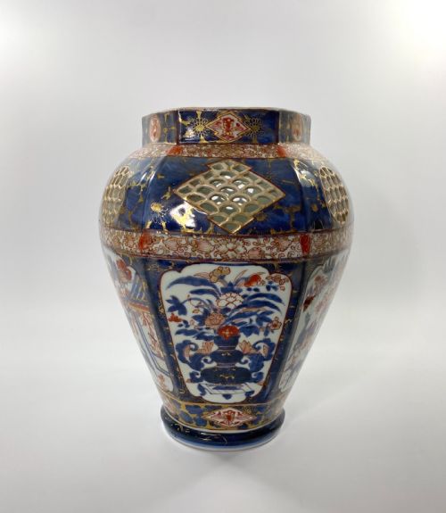 fig 1. Imari reticulated vase, Arita, Japan, c.1700. Edo Period.