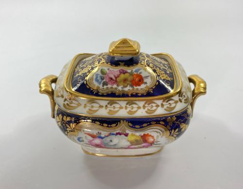 fig 1. Coalport porcelain sucrier & cover, c. 1830.