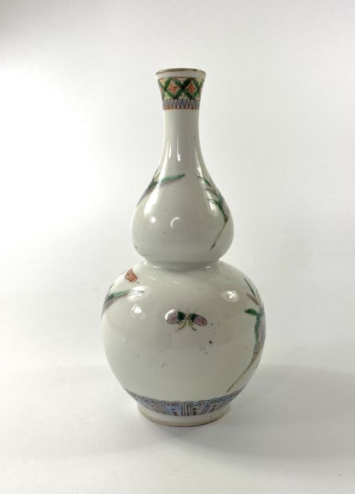 fig 1. Chinese porcelain double gourd vase, c. 1880. Qing Dynasty.