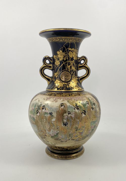 Satsuma Earthenware Vase. Kinkozan. Meiji Period.