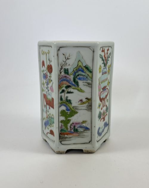 Chinese Porcelain Brush Pot, C. 1730. Yongzheng Period.