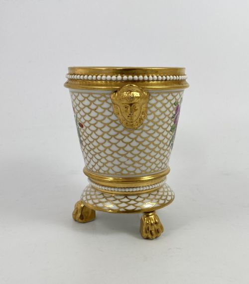 fig 1. English porcelain cache pot and stand, c. 1820.