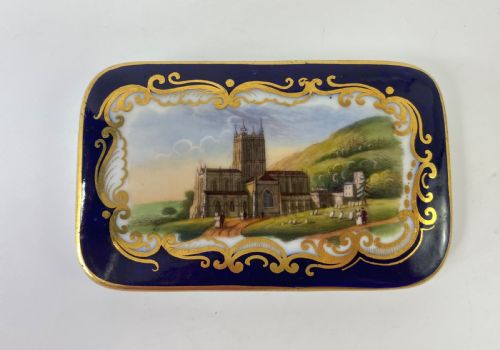fig 1. Chamberlain Worcester porcelain box, ‘Malvern’, c. 1840.