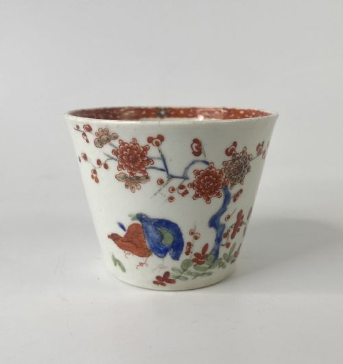 Worcester Porcelain Beaker Kakiemon  ‘Two Quail’ Pattern, C. 1770.