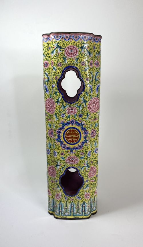Chinese Canton Enamel Hat Stand, C. 1800. Qing Dynasty.