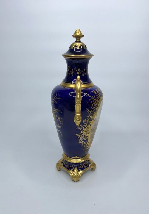 fig 2. Coalport vase & cover, Tom Keeling, c. 1900.