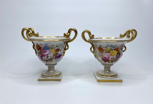 Pair Fbb Worcester Porcelain Urns, C. 1815.