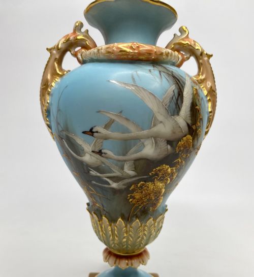 fig 1. Royal Worcester ‘Swans’ vase and cover, Charles Baldwyn, d. 1902.