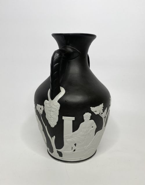 fig 1. Wedgwood black basalt ‘Portland vase’, c. 1850.