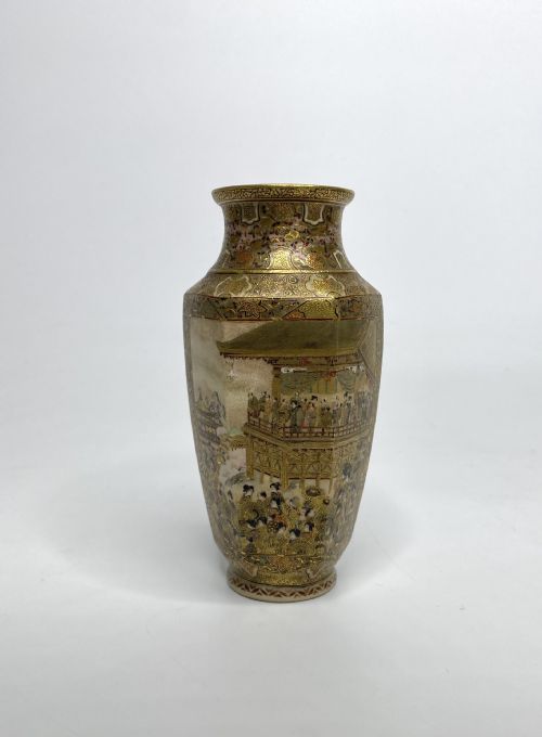 Satsuma Pottery Vase, Signed Chikuzan, Meiji Period.
